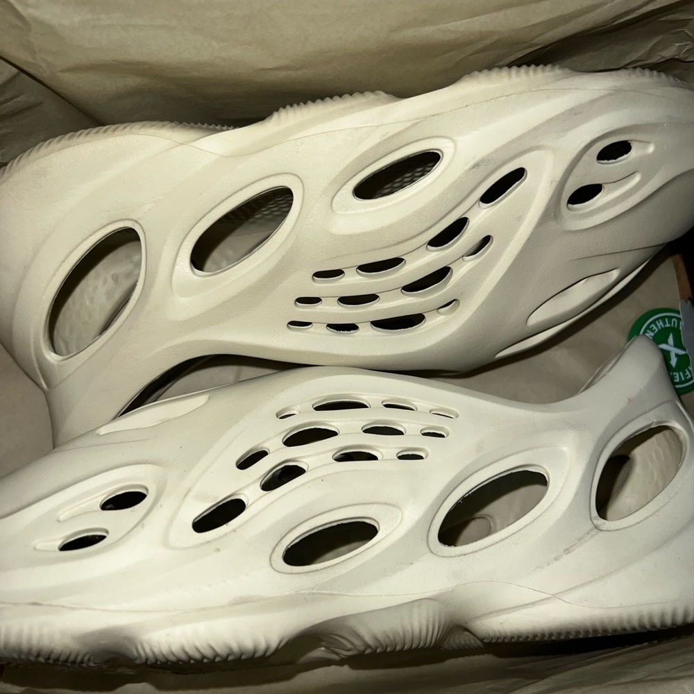 adidas yzy foam rnnr- sand